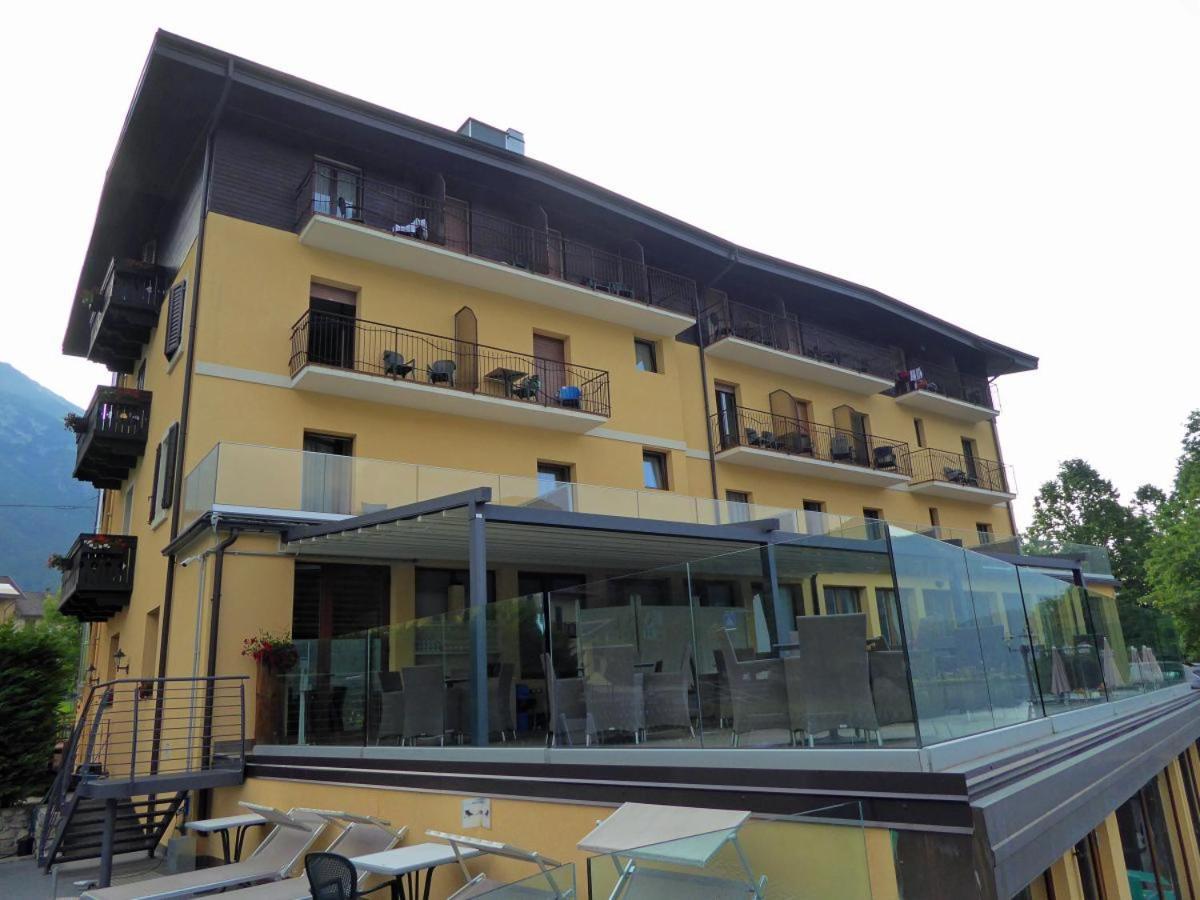 Albergo Mezzolago Dış mekan fotoğraf