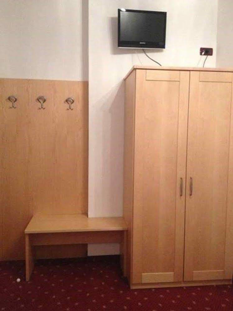 Albergo Mezzolago Dış mekan fotoğraf