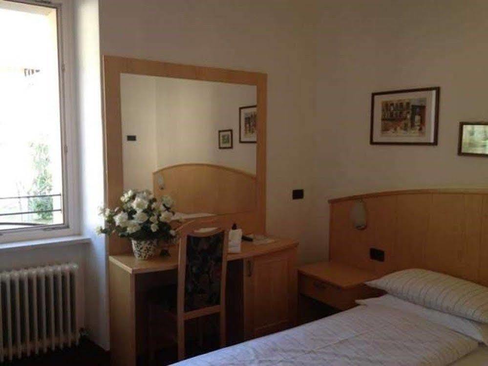 Albergo Mezzolago Dış mekan fotoğraf