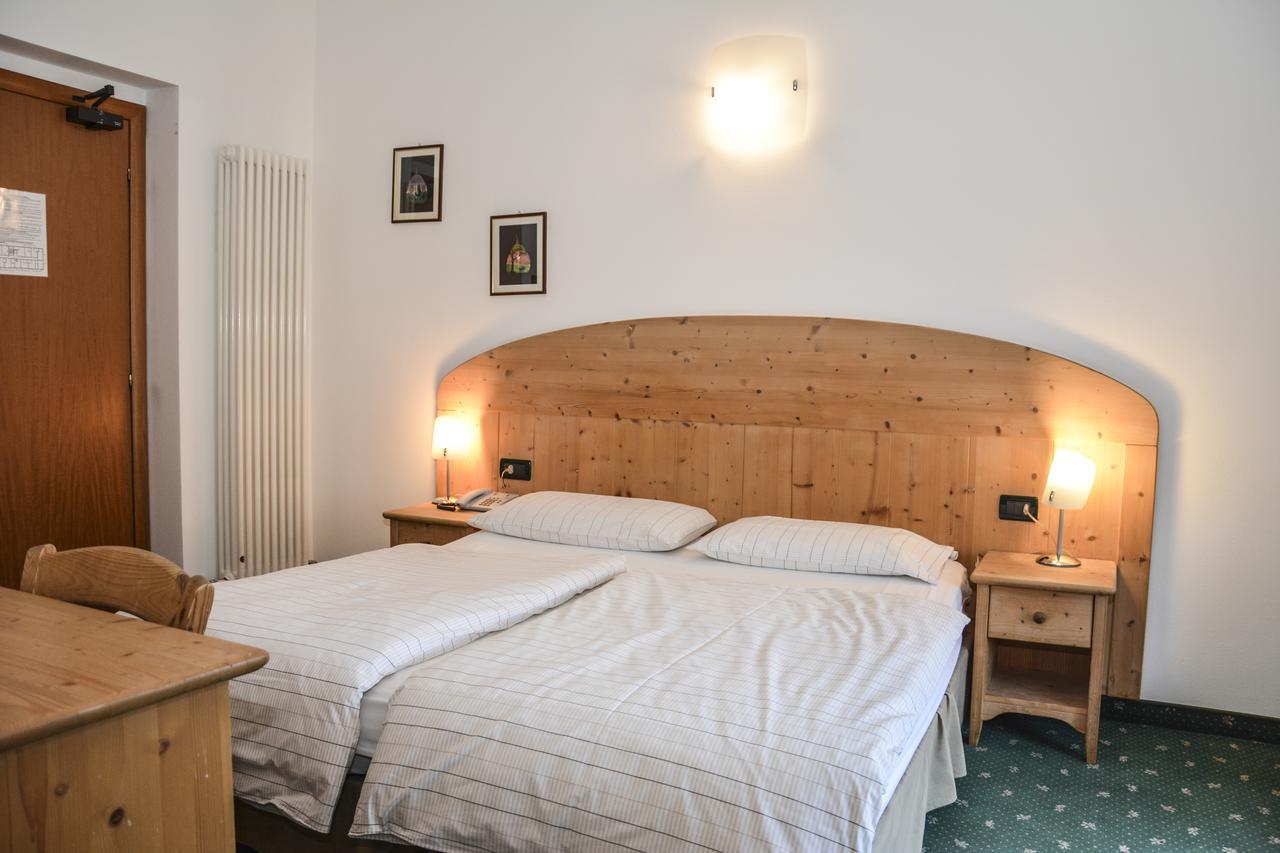 Albergo Mezzolago Dış mekan fotoğraf